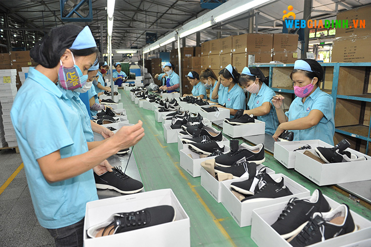 Xưởng sỉ giày dép sản xuất trực tiếp tại Việt Nam!