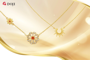 Sự kết hợp giữa dây chuyền trơn, dây có charm nhỏ hoặc mặt đá cùng dây xích mảnh sẽ giúp bộ trang sức trở nên nổi bật hơn